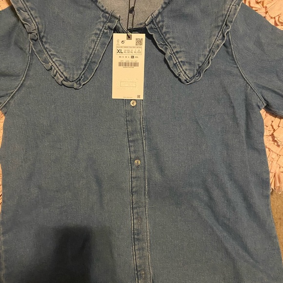 Denim button down blouse size XL - Picture 3 of 3